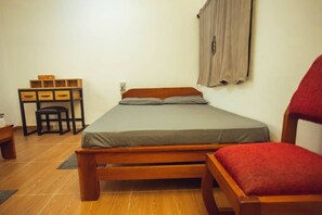 4 bedrooms, iron/ironing board, WiFi, bed sheets - 4-bedroom house in amazing Kokrobite with WiFi, fitness room, AC (Kokrobite)