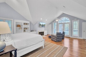 4 bedrooms, iron/ironing board, free WiFi