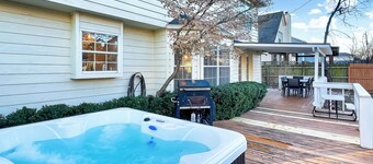 2600ft–7 Beds~Games~Toys~Desks