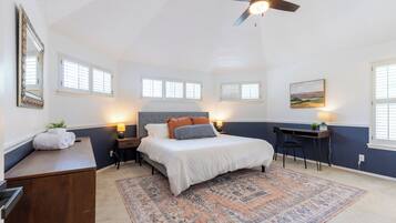 5 bedrooms, desk, iron/ironing board, travel cot