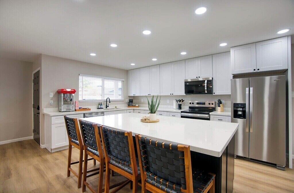 雪櫃、微波爐、焗爐、爐具