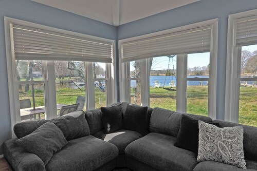 Heron Cove, a Waterfront vacation spot near Rock Hall with private pier