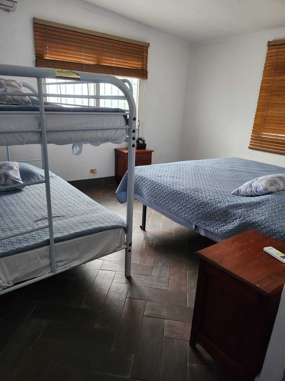 5 bedrooms, WiFi, bed sheets