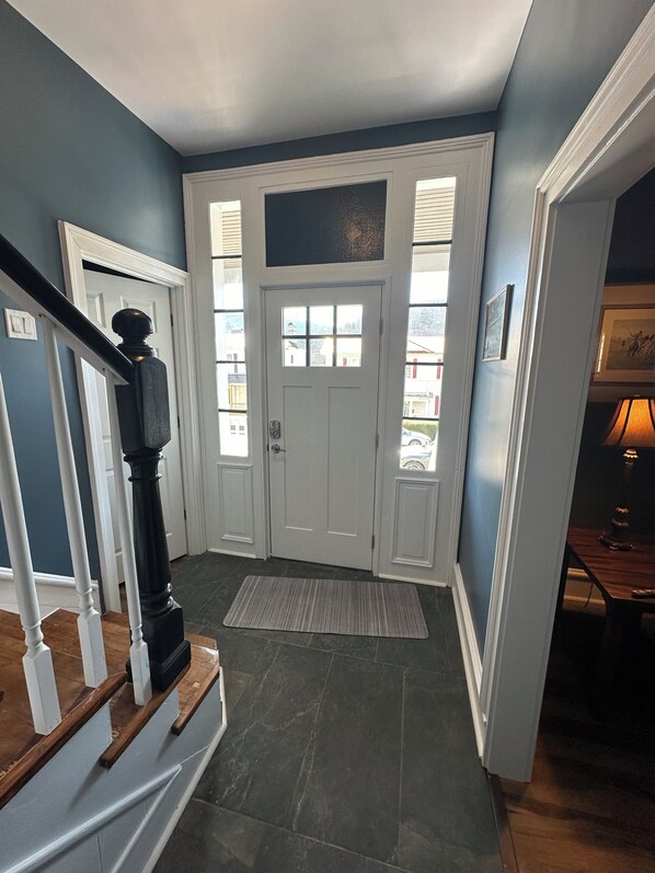 Interior - Newly renovated 3 bed 2 bath house in Clifton Forge, Va (Clifton Forge)