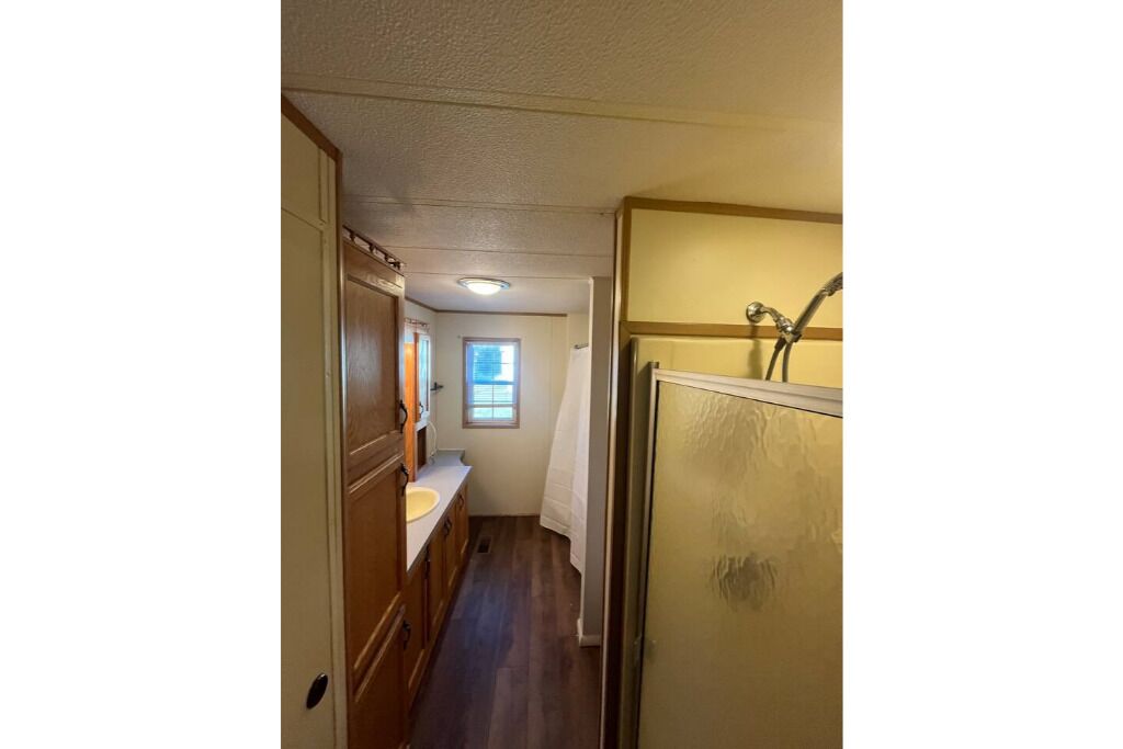Towels, toilet paper