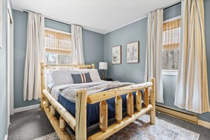 4 室のベッドルーム、アイロン / アイロン台、WiFi (無料)、ベッドシーツ