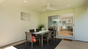 Dining - Treetop Tides in Mollymook Beach (Mollymook Beach)