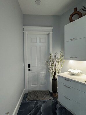 Interior - Serene Stays Naples, just 18 minutes from the beautiful beaches of Naples FL (Naples)