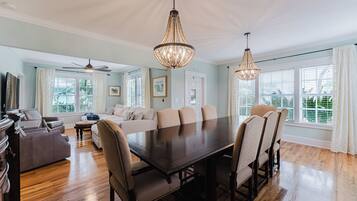 Classic House, 3 Bedrooms, Garden View | Dining room