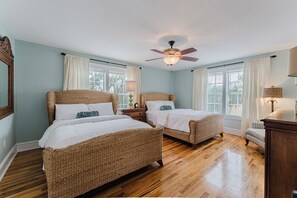 Classic House, 3 Bedrooms, Garden View | 3 bedrooms, free minibar, laptop workspace, free WiFi - Charleston House (West Palm Beach)