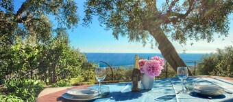 Cottage with pool, A/C and wi fi