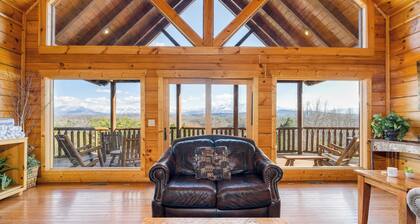 Luxury Cabin w/ Elevator, Theater & Hot Tub Near Dollywood Smoky Vista Lodge