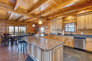 Maison (Multiple Bedrooms) | Intérieur
