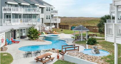 Cozy Turtle Heated Pool Hot Tub Beach Access