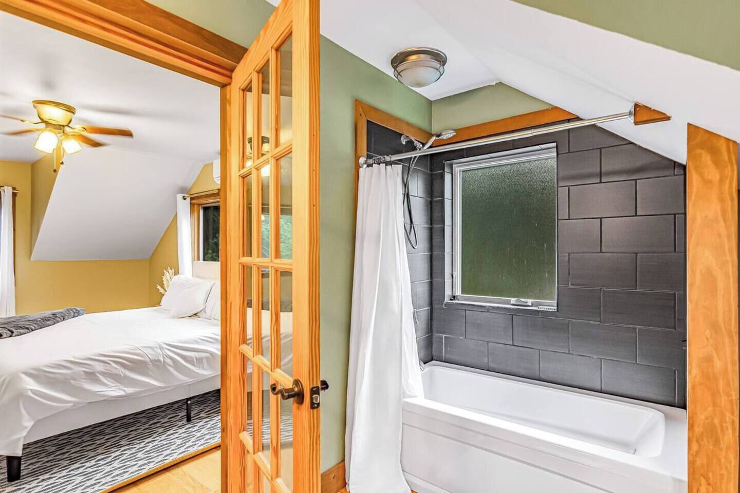 4 bedrooms, free WiFi, bed sheets