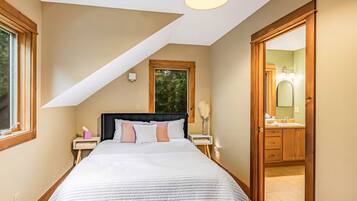 4 bedrooms, free WiFi, bed sheets
