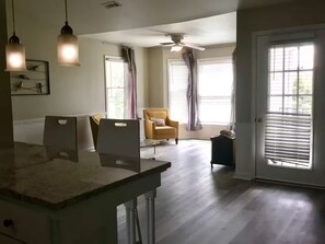 Interior - 2-bedroom condo in Charlotte w WiFi, minutes to University area or Uptown (Charlotte)