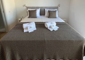 Suite Royal, vistas a la montaña | 1 dormitorio, minibar, cortinas opacas y sistema de insonorización