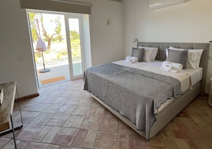 Exclusive Suite, Mountain View | 1 bedroom, minibar, blackout curtains, soundproofing - Villa Lobos Tavira (Tavira)