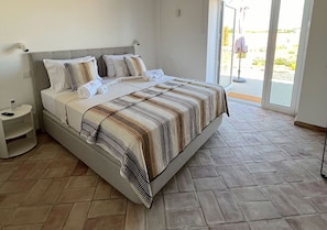 Family Suite, Mountain View | 1 bedroom, minibar, blackout curtains, soundproofing - Villa Lobos Tavira (Tavira)