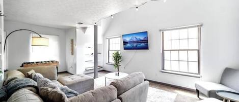 Smart TV, mesa de ping pong