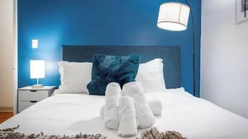 1 habitación, tabla de planchar con plancha, wifi gratis y ropa de cama