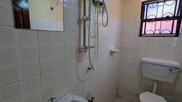 Suihku, pyyhkeet, saippua, vessapaperi