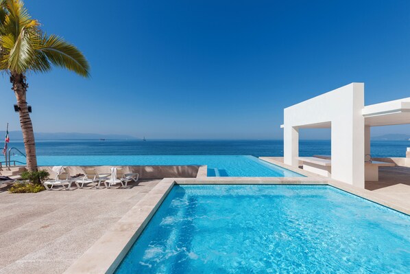 Piscine extérieure, piscine chauffée