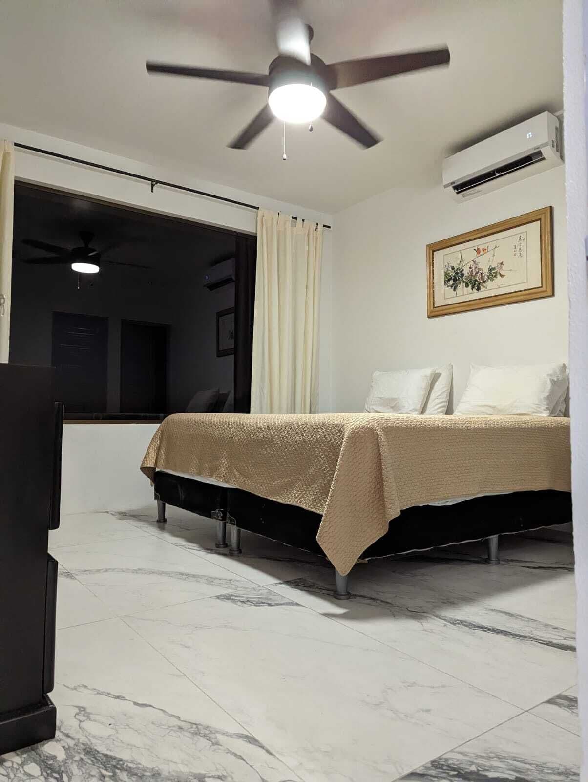 5 bedrooms, iron/ironing board, WiFi, bed sheets