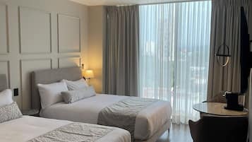 1 soveværelse, pengeskab på værelset