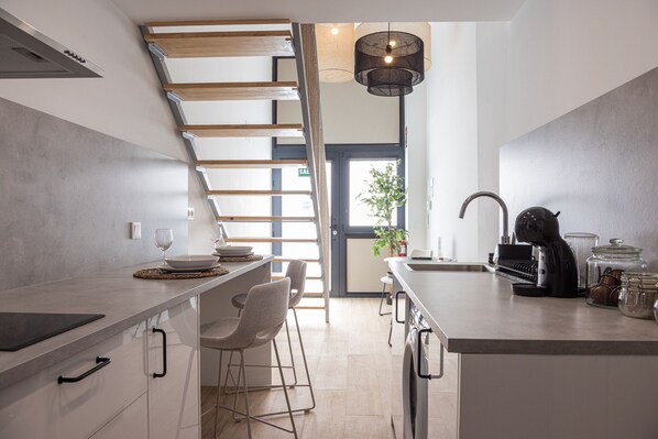 Fridge, microwave, coffee/tea maker, electric kettle