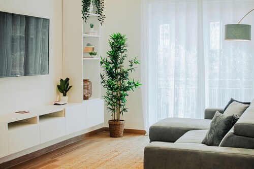 Luxury Apartments near Naples [Parking] [2 Bathroom]