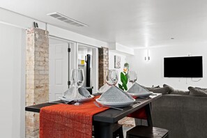 Dining - The Chill Cellar (Detroit)