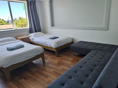 1 Double 2 single 2 Sofa Beds Suite 4