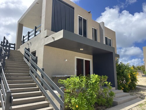 Cozy studio with WiFi and AC in charming The Valley, Black Garden