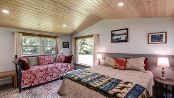 Cabin, 1 Bedroom, Smoking, Patio | 1 bedroom