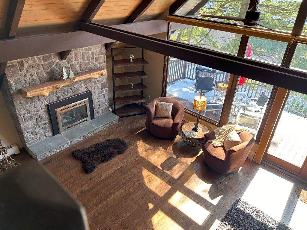 Livingroom windows and fireplace