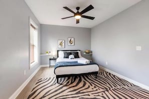 3 Schlafzimmer, Schreibtisch, Bügeleisen/Bügelbrett, kostenloses WLAN