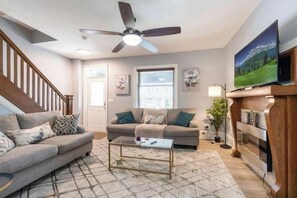 Smart TV, lareira, escritórios