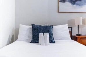 2 bedrooms, desk, iron/ironing board, free WiFi