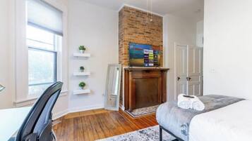 2 bedrooms, desk, iron/ironing board, free WiFi