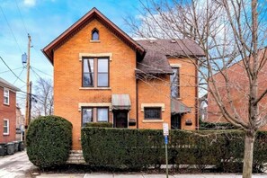 Exterior - Short north- STEPS to High St -Private Parking-OSU (Columbus)