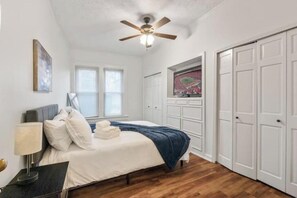 2 bedrooms, desk, iron/ironing board, free WiFi