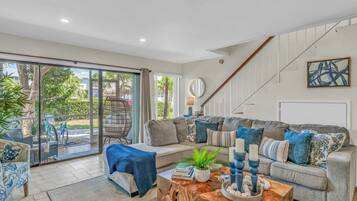 Smart TV, books, stereo