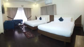 9 bedrooms, iron/ironing board, WiFi