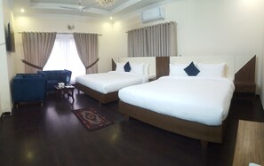 9 bedrooms, iron/ironing board, WiFi