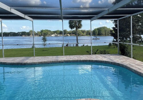 Waterfront 3 bedroom Pool home in Floral City- Serene & Private 