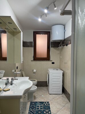 Towels, soap, toilet paper - Comfort Apartment (Assemini)