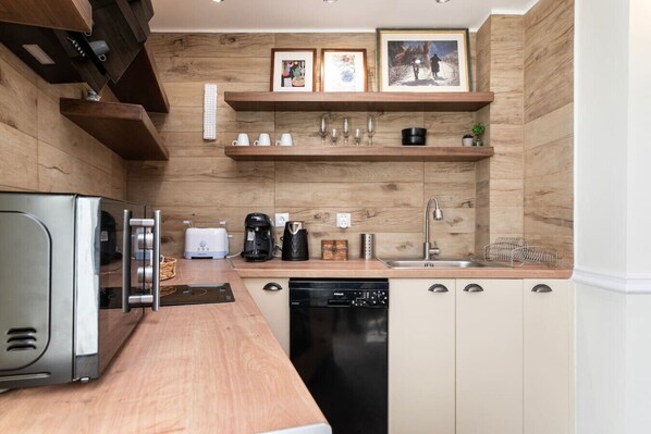 Fridge, microwave, oven, dishwasher