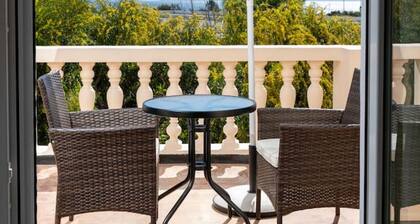 Melathron II-Sea View apartment (Adults only +16)